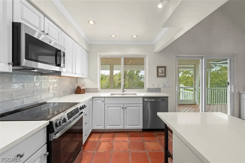 253 Daniel Drive Sanibel FL 33957