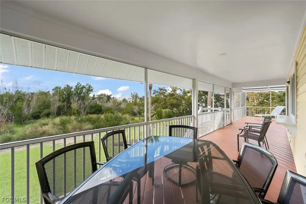 253 Daniel Drive Sanibel FL 33957