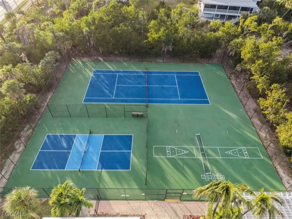 253 Daniel Drive Sanibel FL 33957