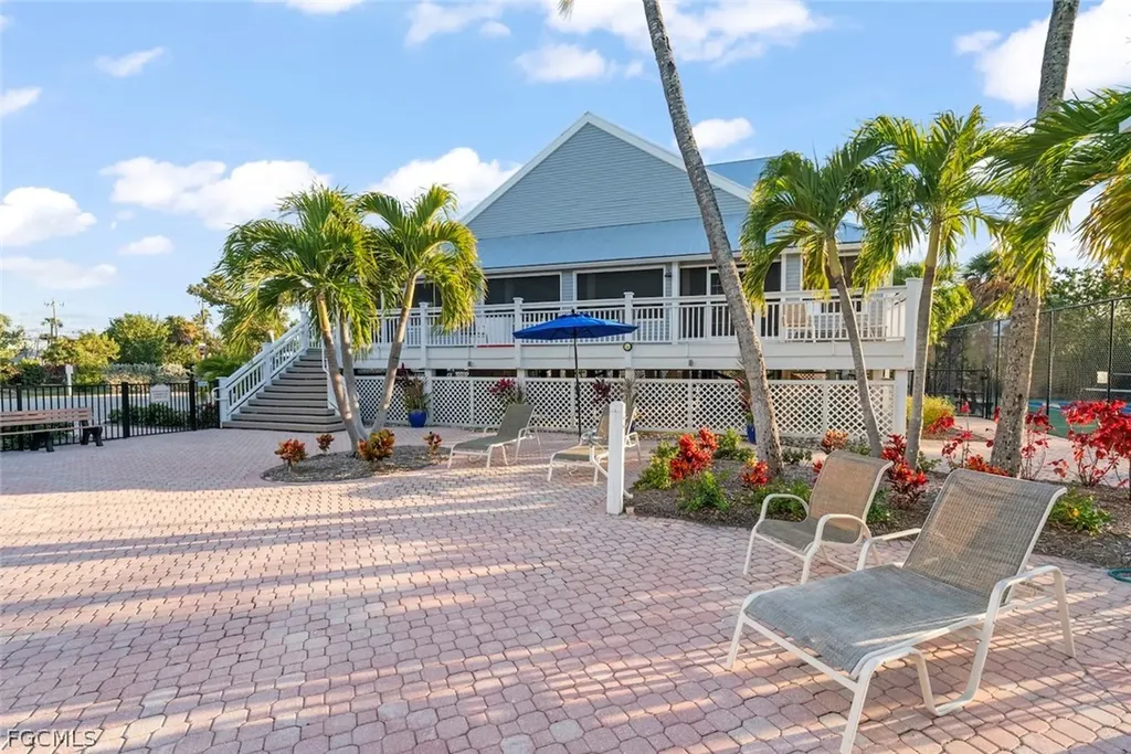 253 Daniel Drive Sanibel FL 33957