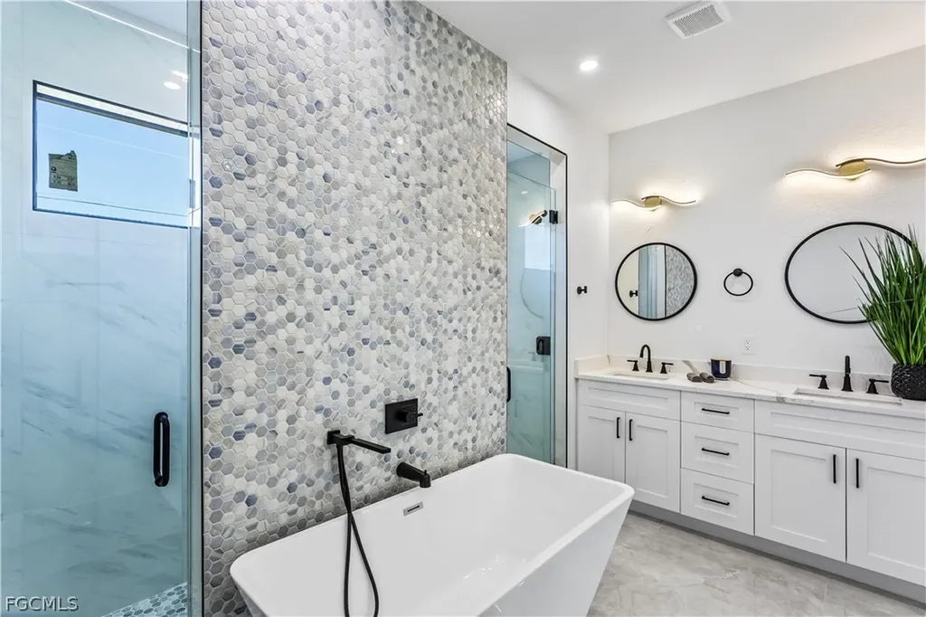 3318 NE 13th Place Cape Coral FL 33909