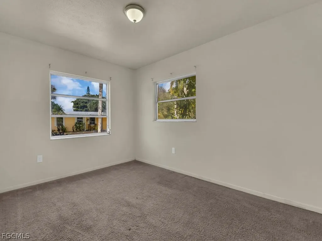 2124 E Gardenia Circle North Fort Myers FL 33917
