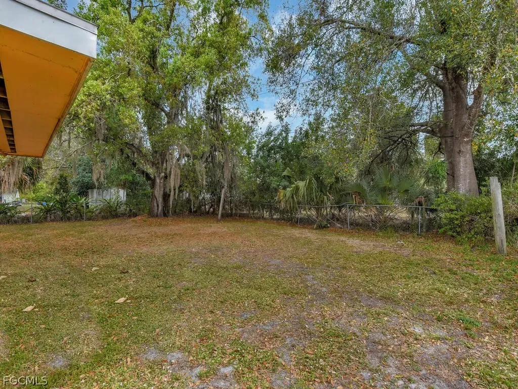 2124 E Gardenia Circle North Fort Myers FL 33917