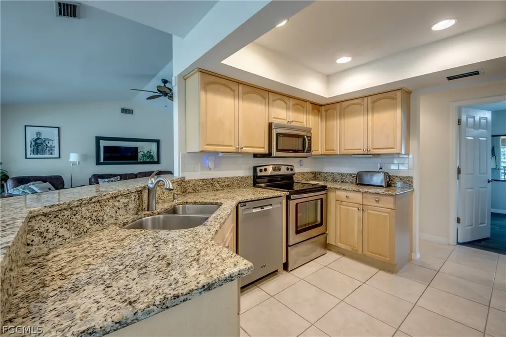 5237 SW 24th Avenue Cape Coral FL 33914