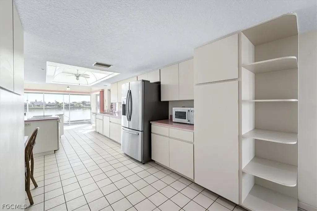 1120 SE 1st Terrace Cape Coral FL 33990