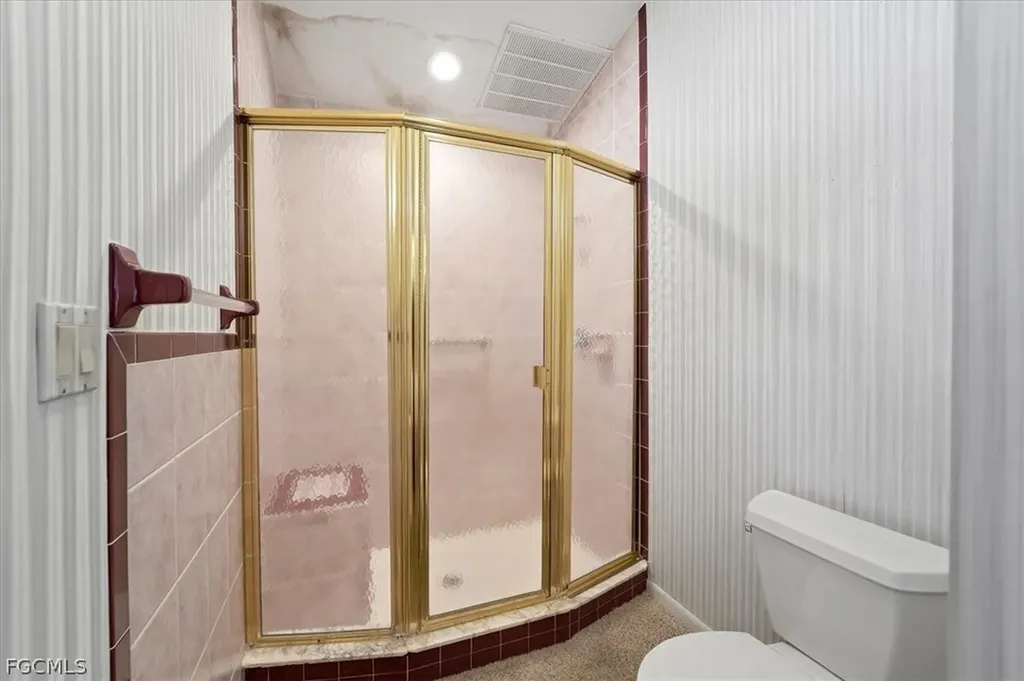 1120 SE 1st Terrace Cape Coral FL 33990