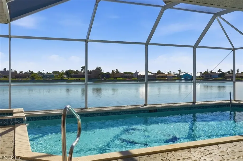 1120 SE 1st Terrace Cape Coral FL 33990