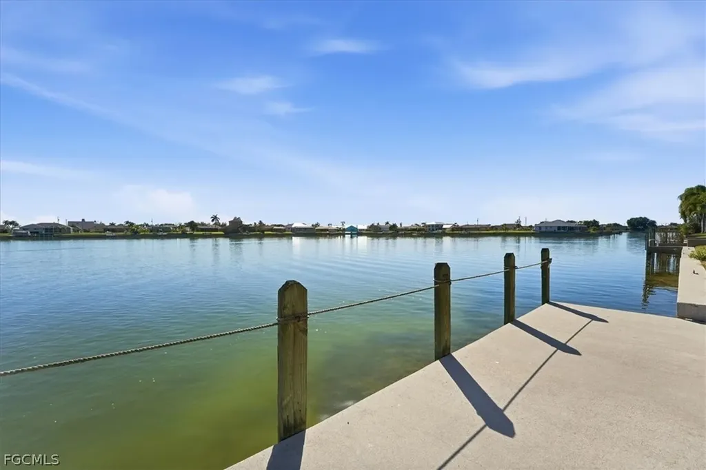 1120 SE 1st Terrace Cape Coral FL 33990