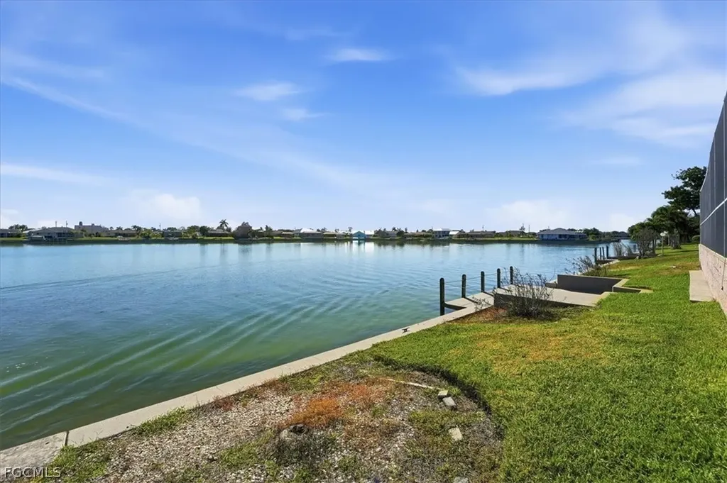 1120 SE 1st Terrace Cape Coral FL 33990