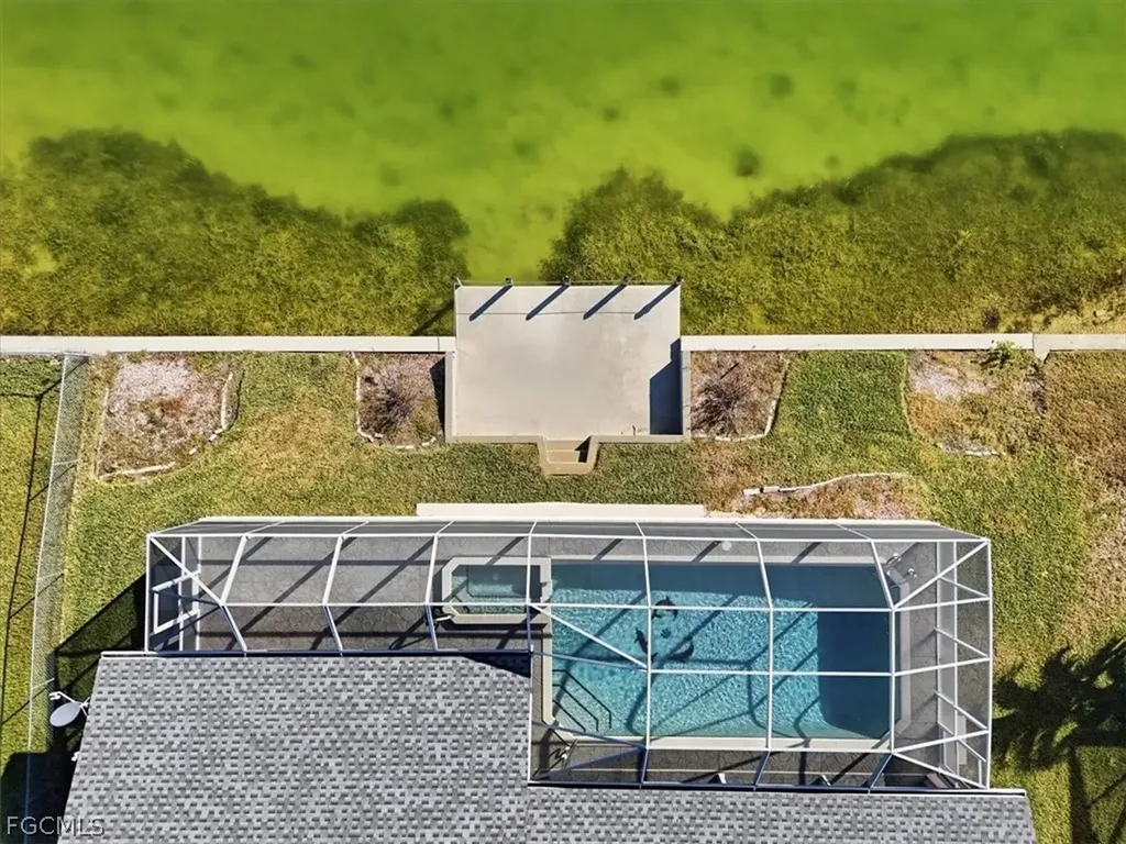1120 SE 1st Terrace Cape Coral FL 33990