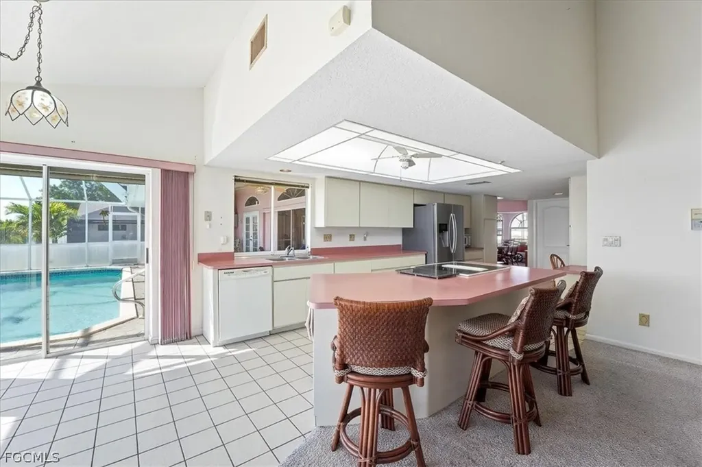 1120 SE 1st Terrace Cape Coral FL 33990