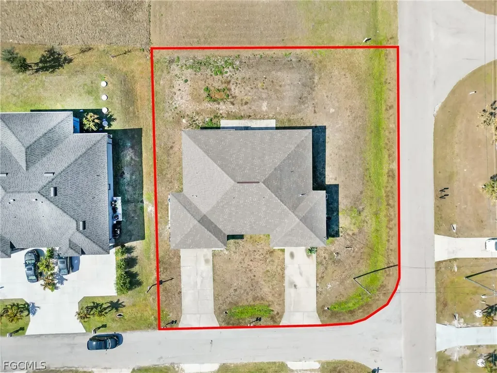 2400/2402 Paul Avenue S Lehigh Acres FL 33973
