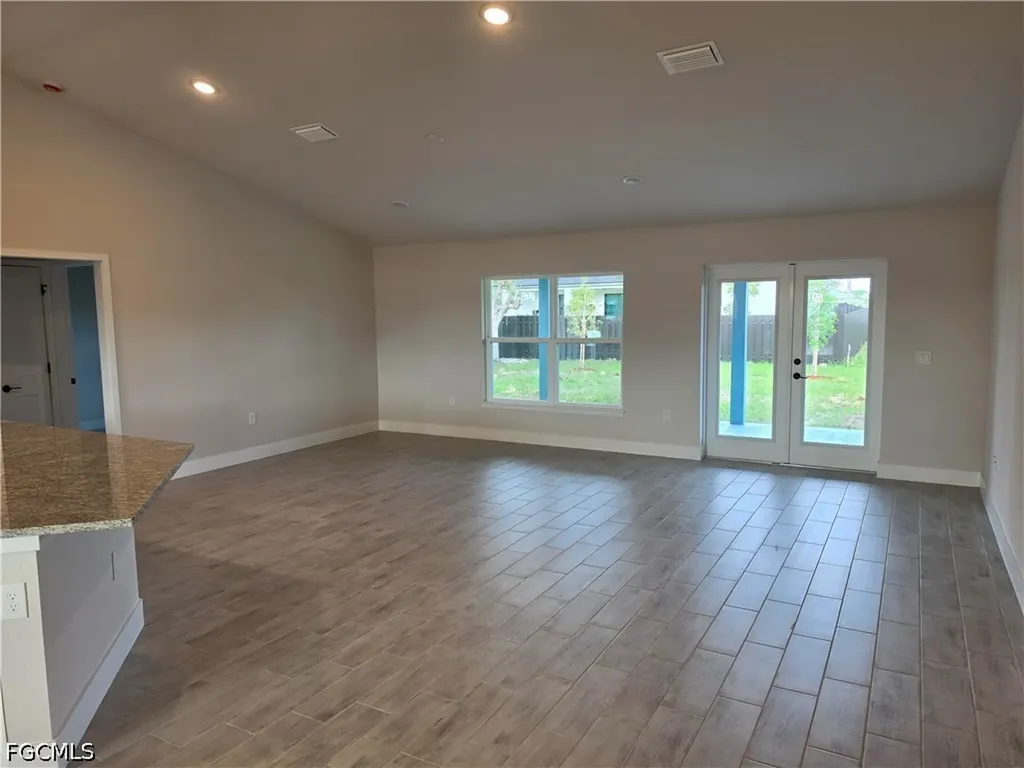 1001 NE 5th Avenue Cape Coral FL 33909