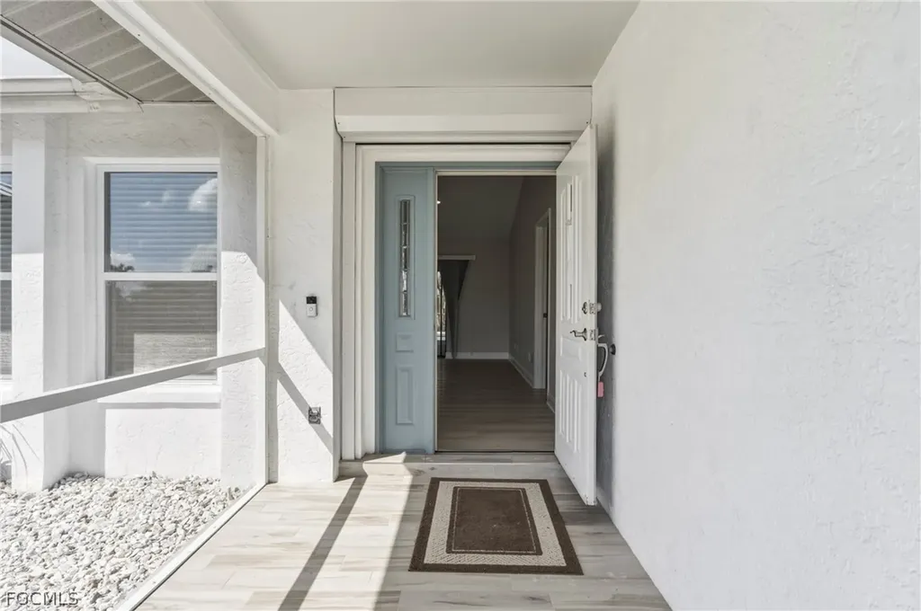 11883 King James Court Cape Coral FL 33991