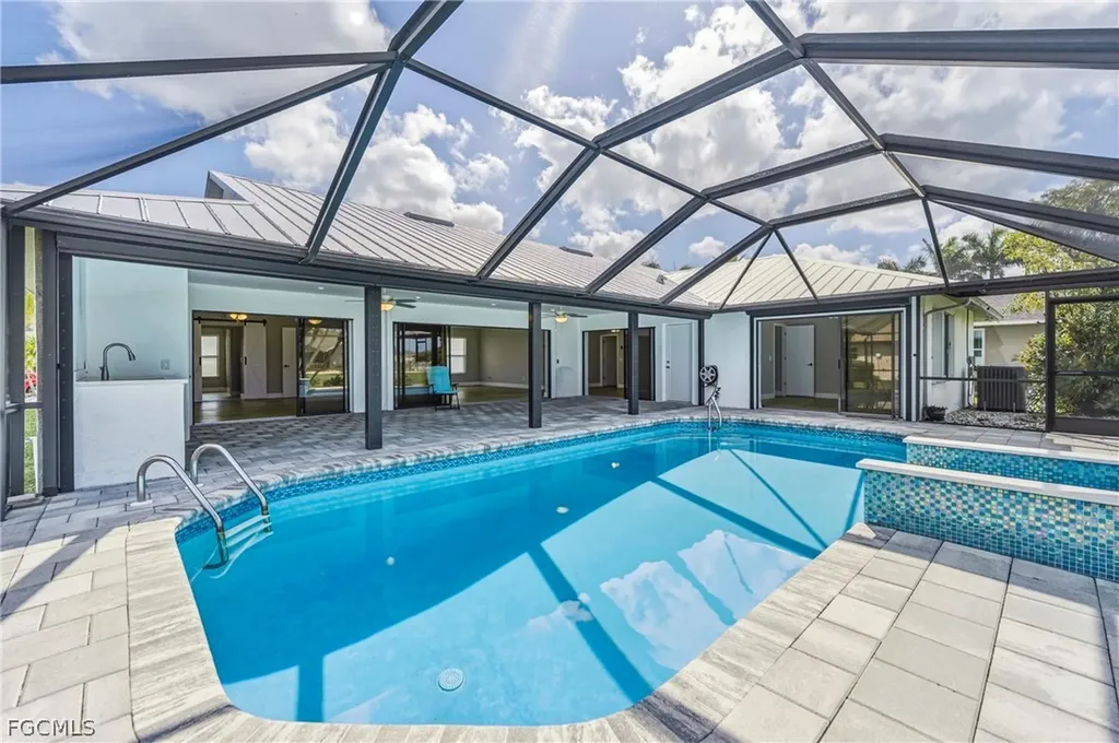 11883 King James Court Cape Coral FL 33991