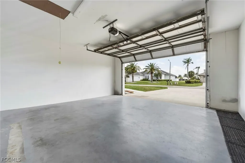 11883 King James Court Cape Coral FL 33991