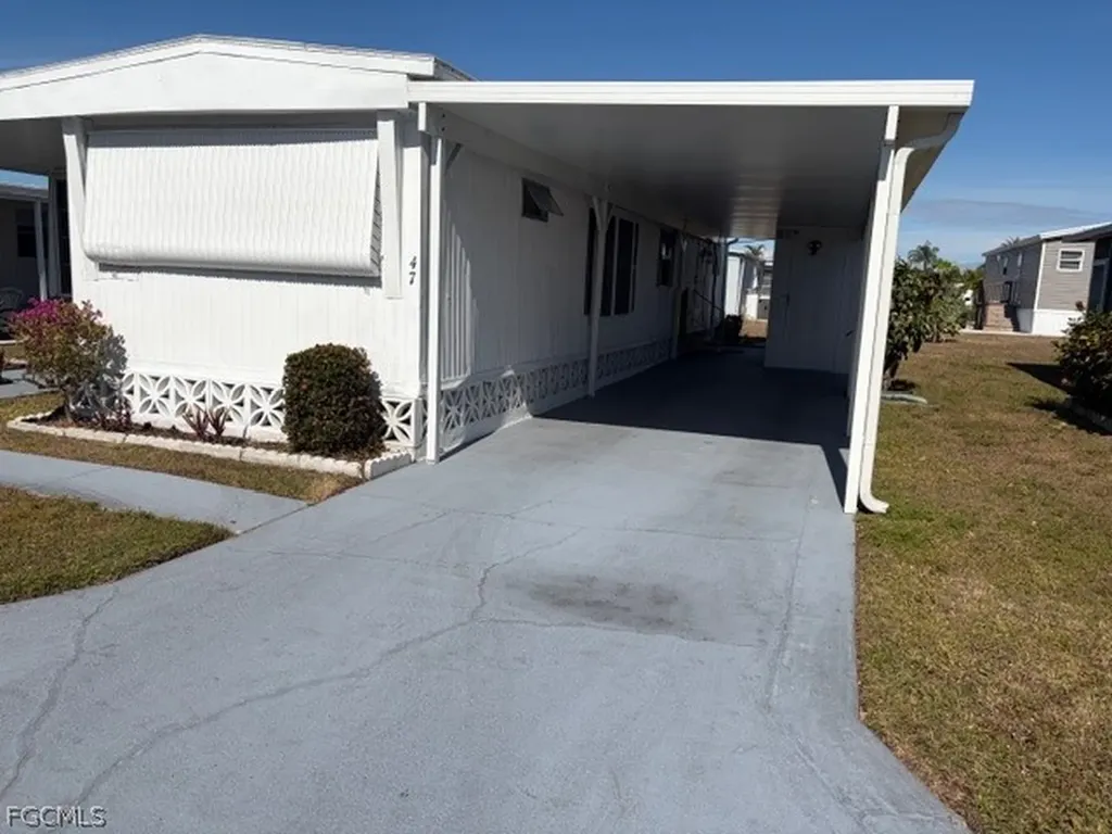 47 Poinsettia Drive Fort Myers FL 33905