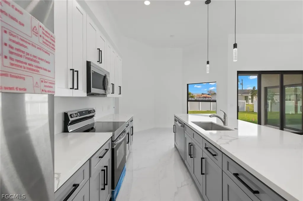 1413 NE 15th Terrace Cape Coral FL 33909