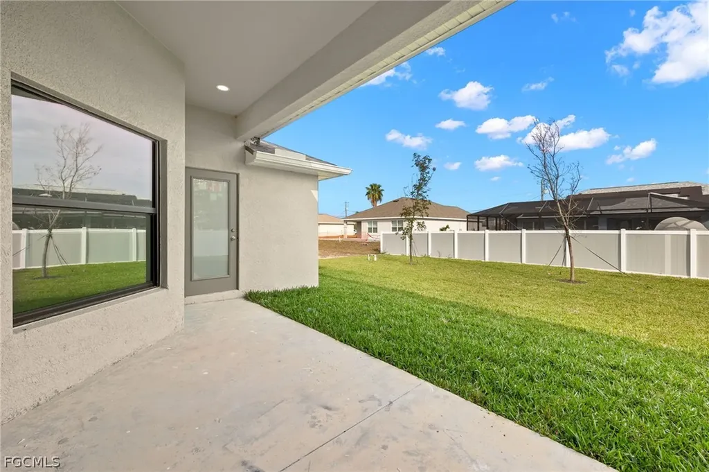 1413 NE 15th Terrace Cape Coral FL 33909