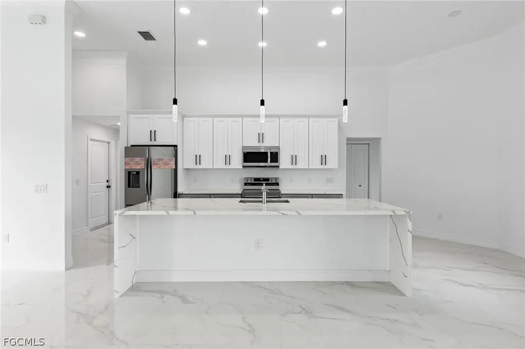 1413 NE 15th Terrace Cape Coral FL 33909