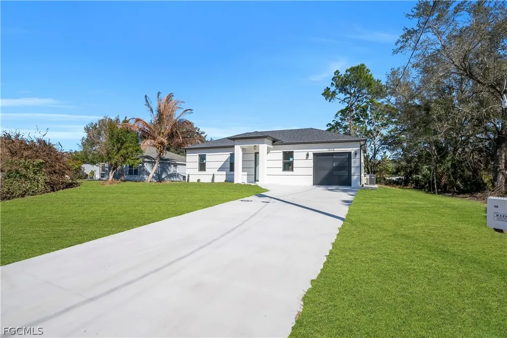 1816 Ridgemoor Street Lehigh Acres FL 33972