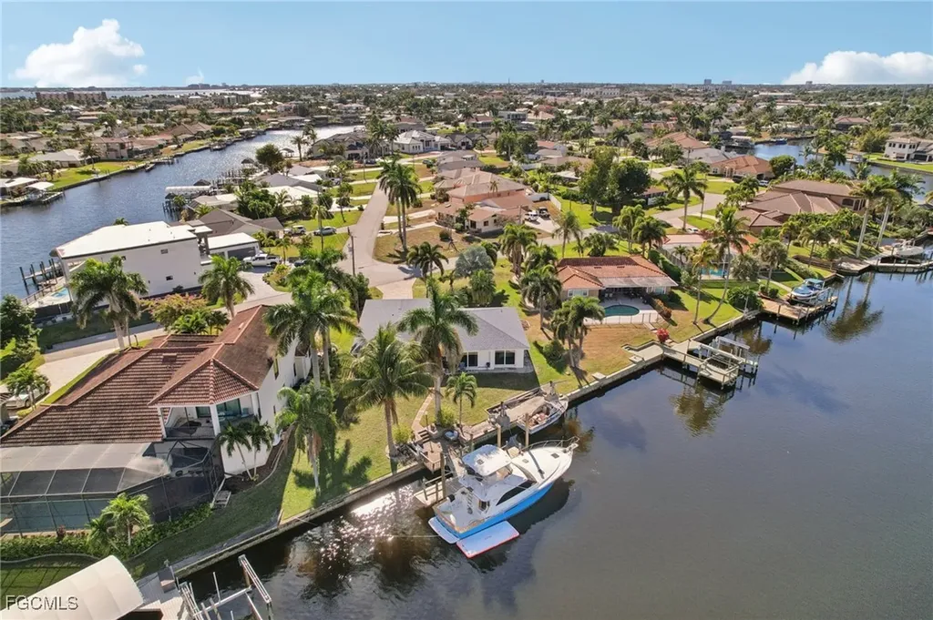 1819 SE 43rd Street Cape Coral FL 33904