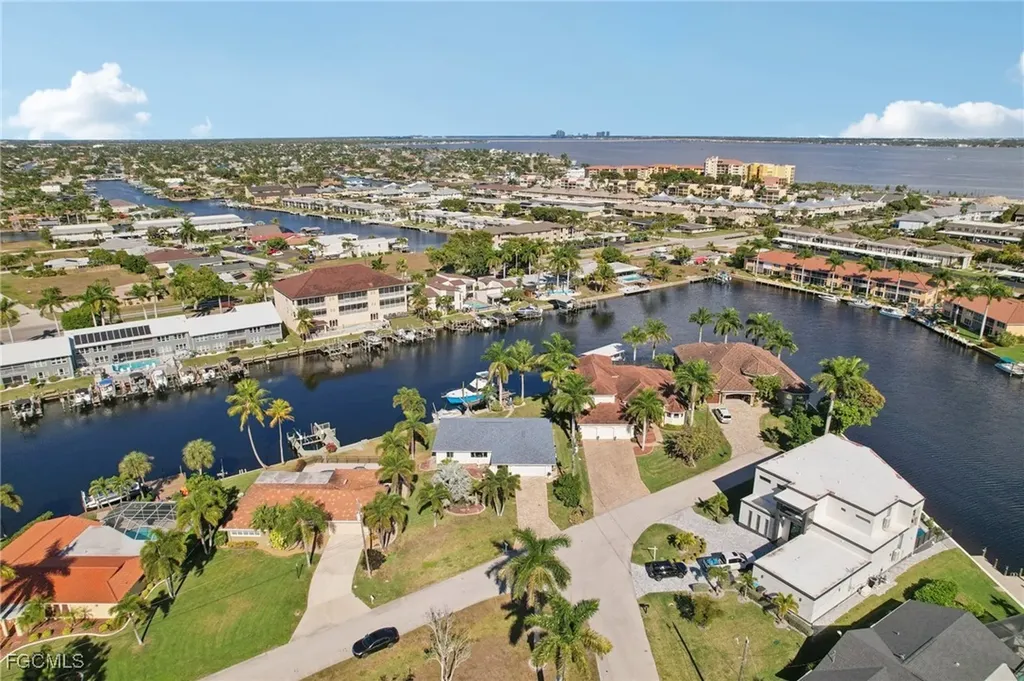 1819 SE 43rd Street Cape Coral FL 33904