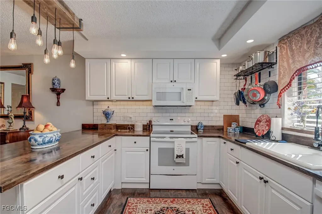 1438 Park Shore Circle Fort Myers FL 33901