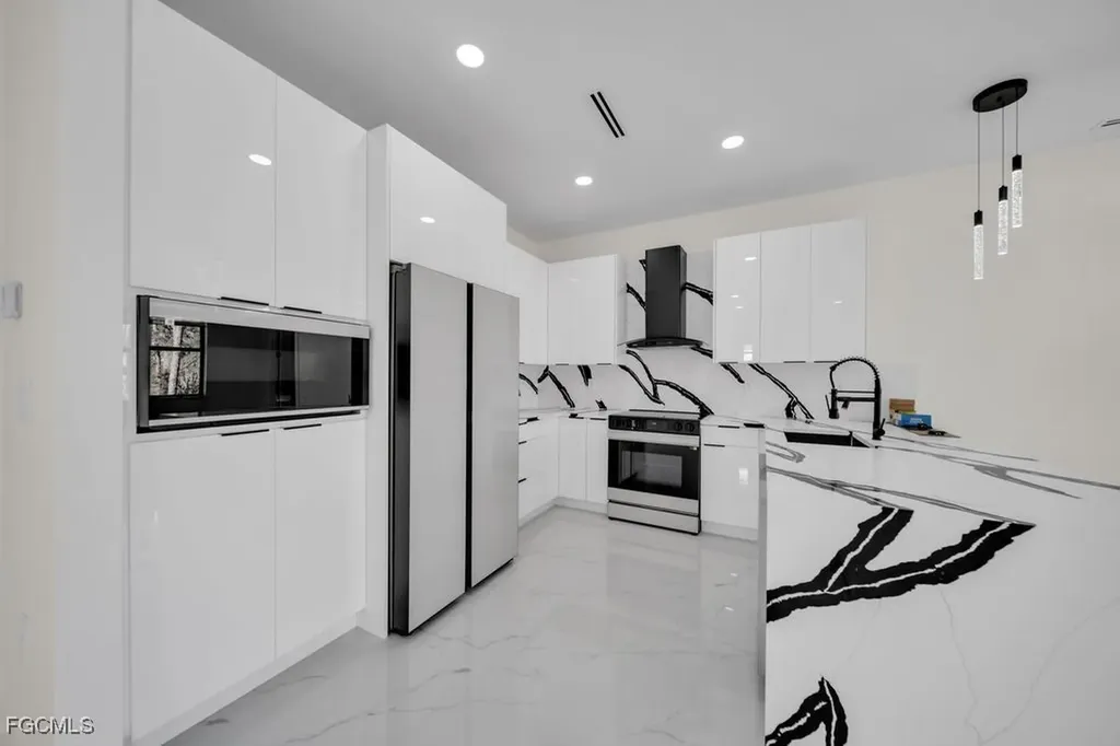 53 Xelda Avenue S Lehigh Acres FL 33976
