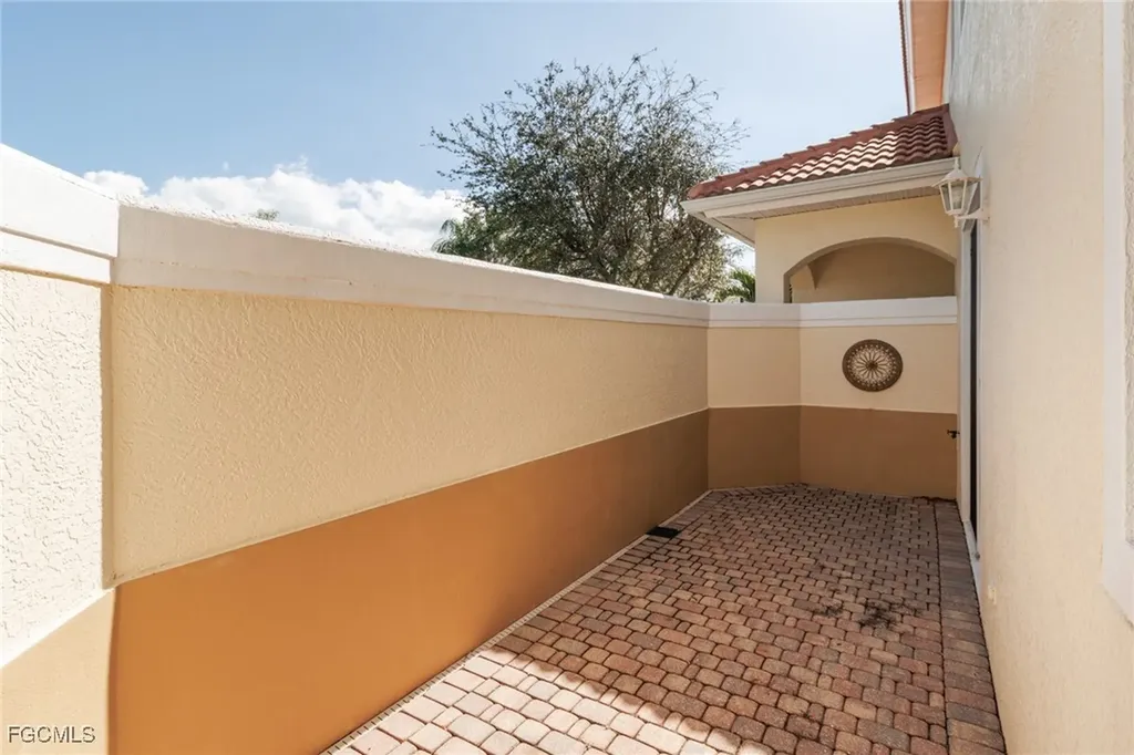 5960 Tarpon Gardens Circle Cape Coral FL 33914