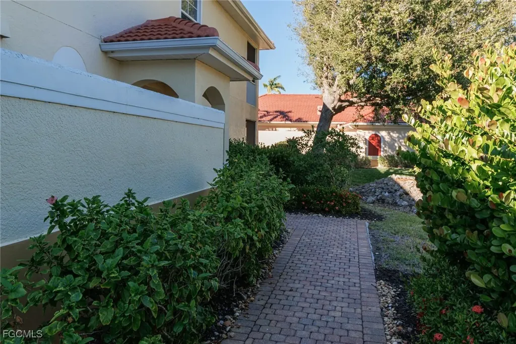 5960 Tarpon Gardens Circle Cape Coral FL 33914