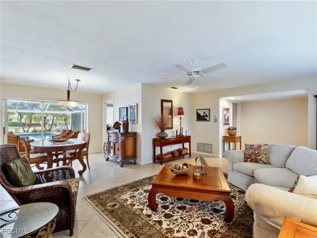 392 Snow Drive Fort Myers FL 33919