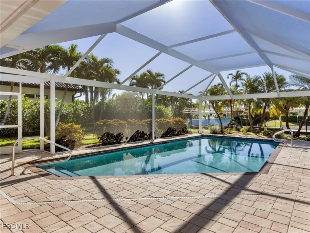 392 Snow Drive Fort Myers FL 33919