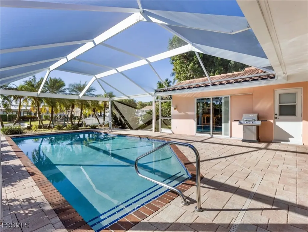 392 Snow Drive Fort Myers FL 33919