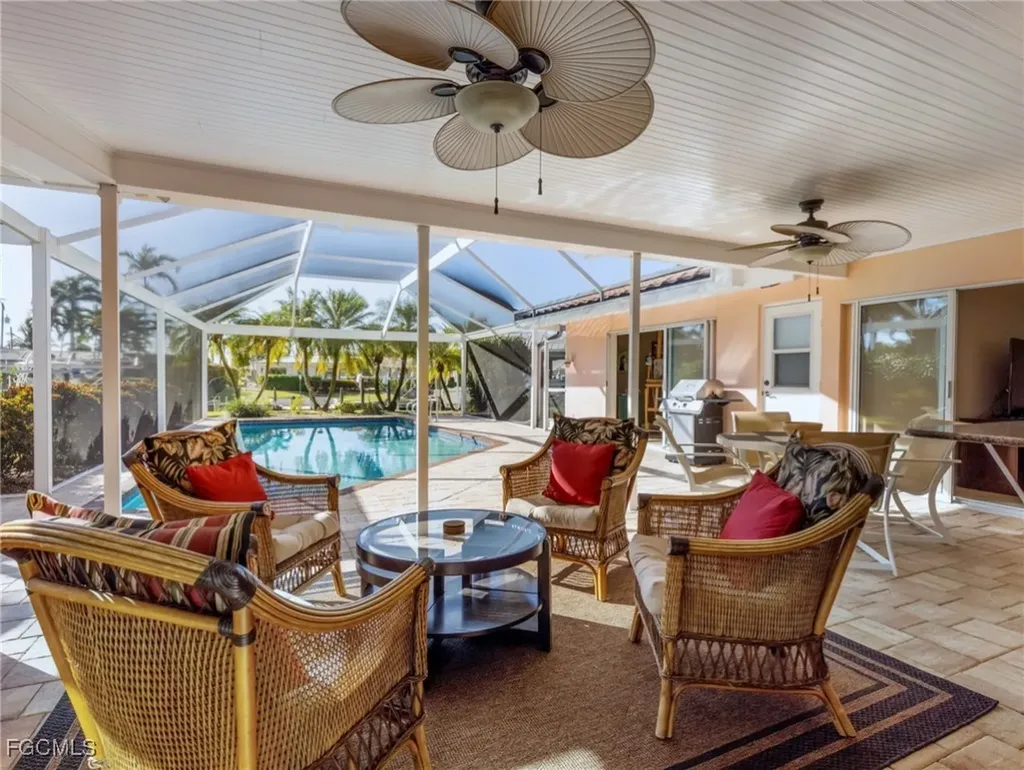 392 Snow Drive Fort Myers FL 33919