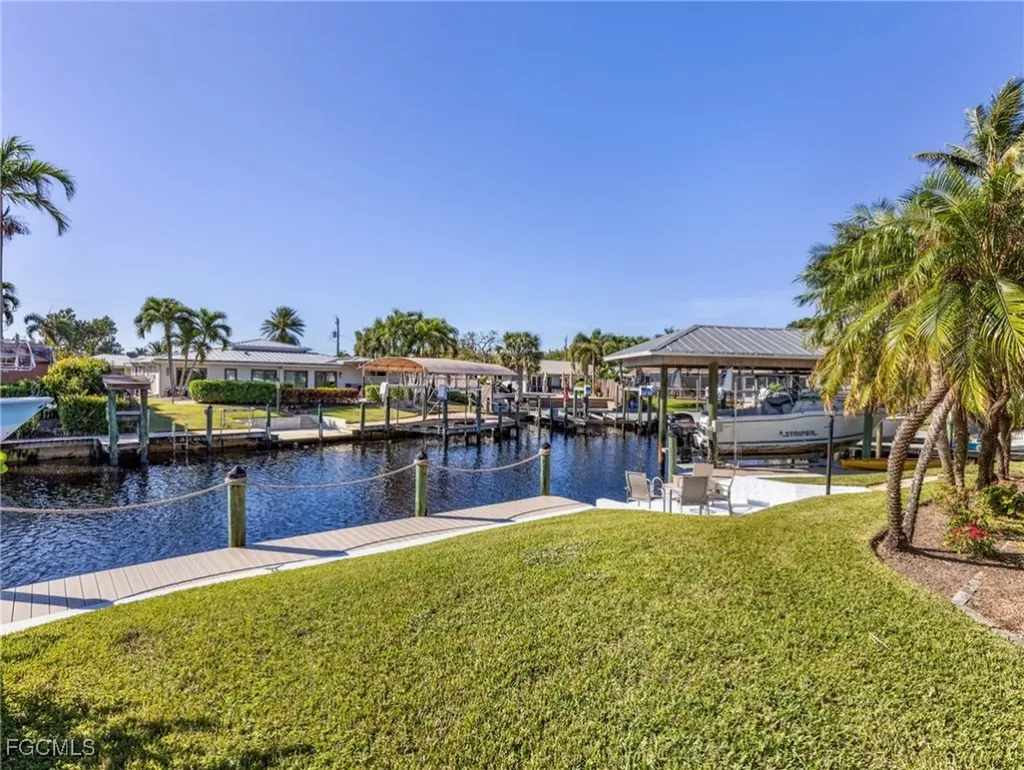 392 Snow Drive Fort Myers FL 33919