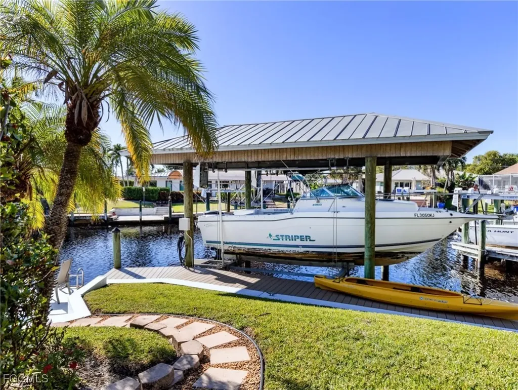 392 Snow Drive Fort Myers FL 33919
