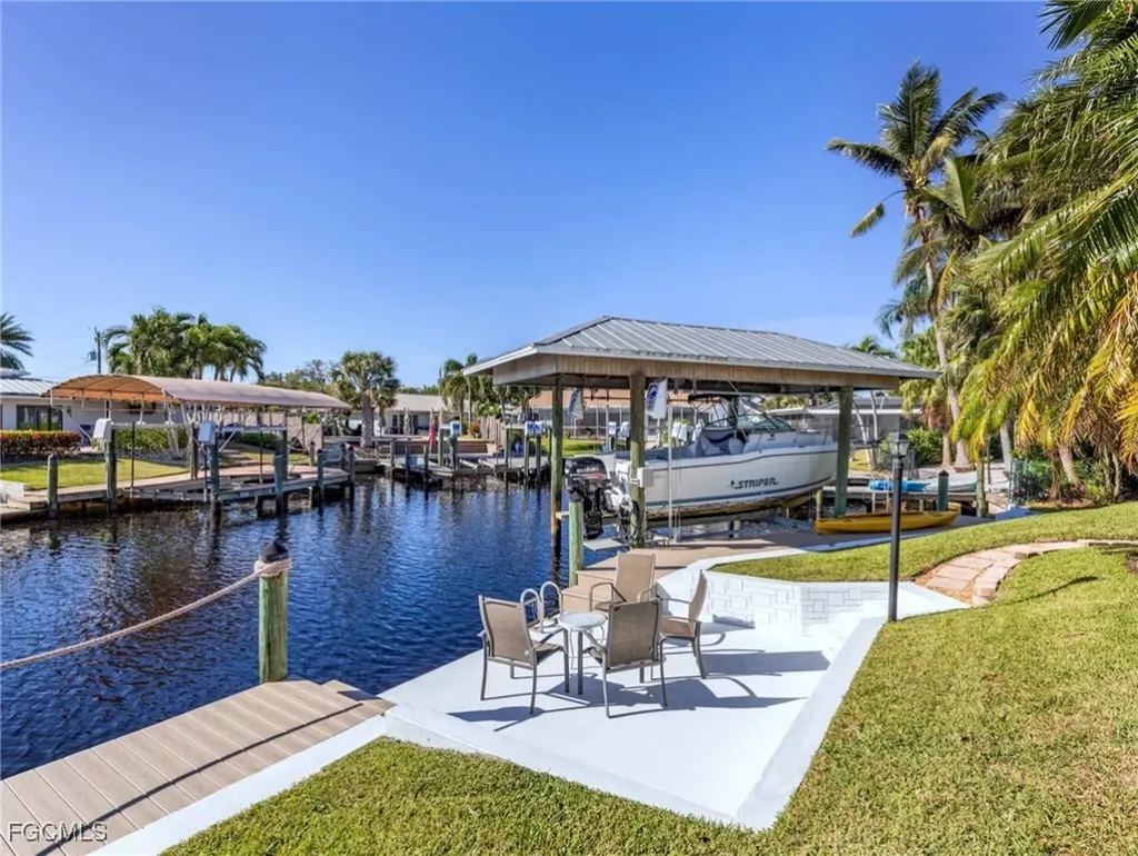 392 Snow Drive Fort Myers FL 33919