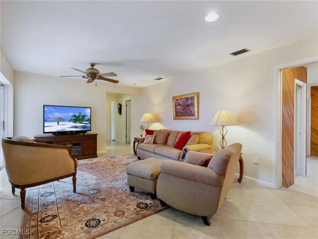 392 Snow Drive Fort Myers FL 33919