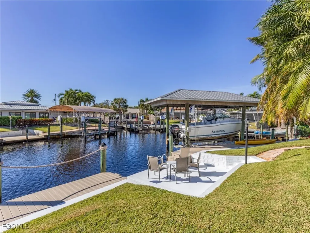 392 Snow Drive Fort Myers FL 33919