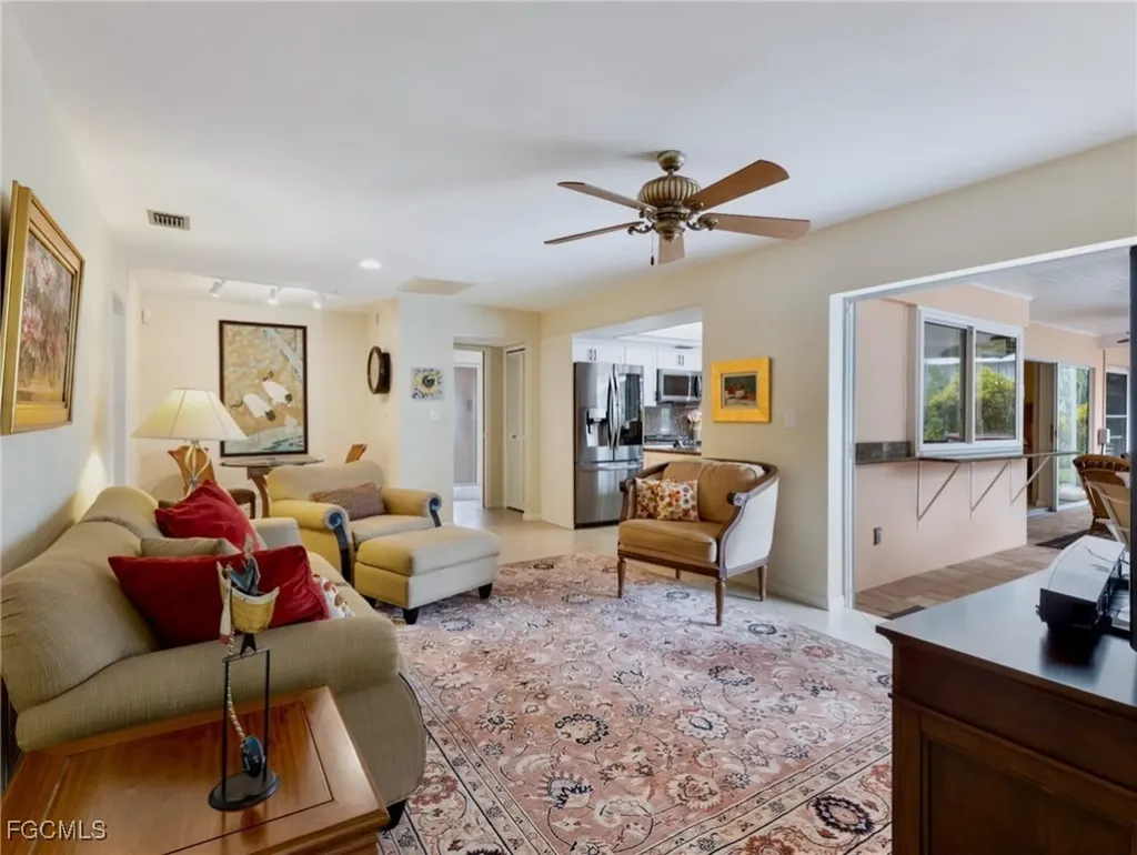 392 Snow Drive Fort Myers FL 33919