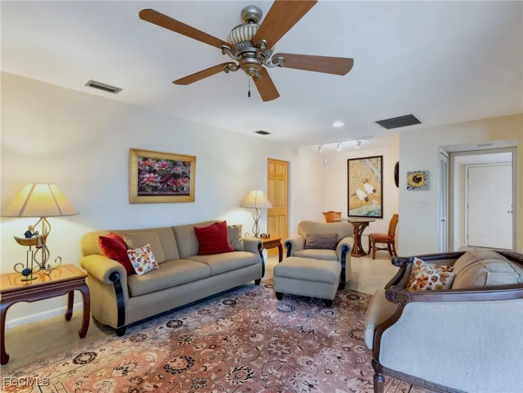 392 Snow Drive Fort Myers FL 33919