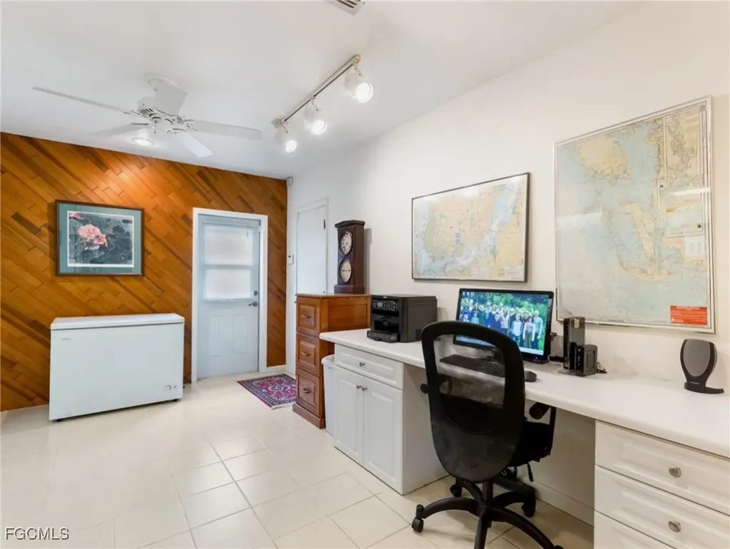 392 Snow Drive Fort Myers FL 33919