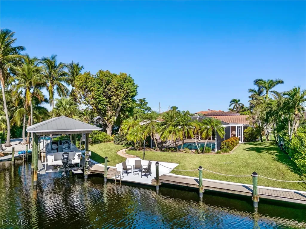 392 Snow Drive Fort Myers FL 33919