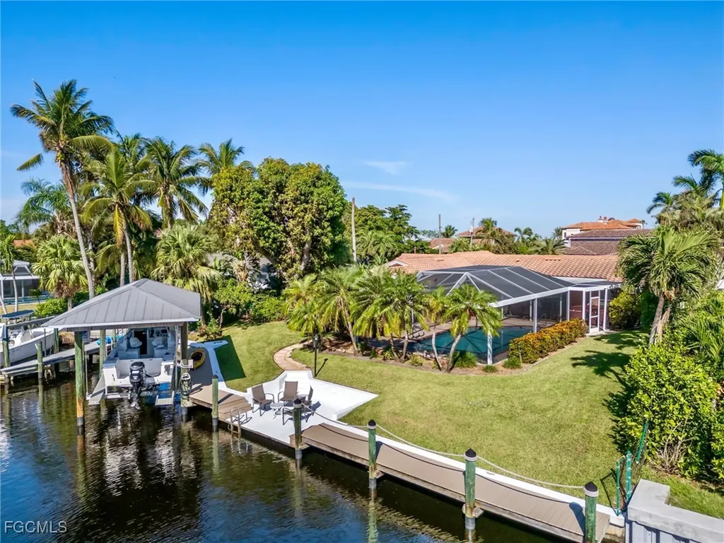 392 Snow Drive Fort Myers FL 33919