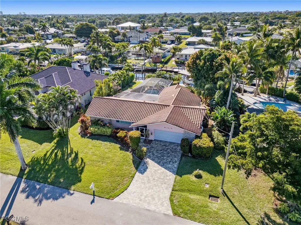 392 Snow Drive Fort Myers FL 33919