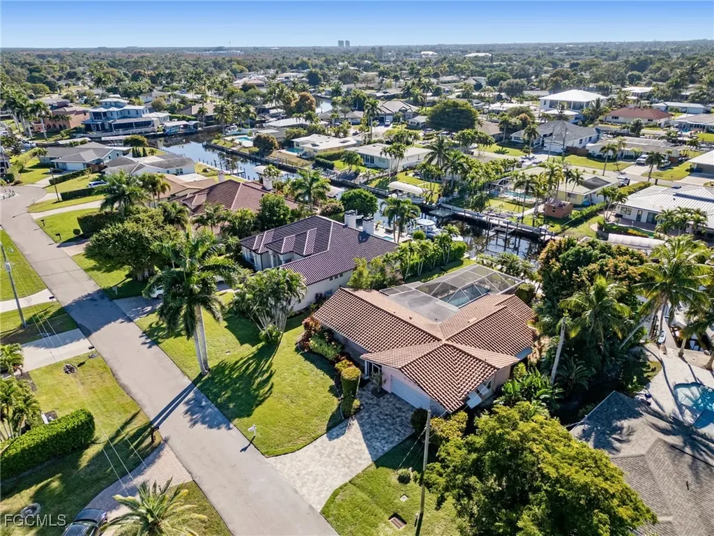 392 Snow Drive Fort Myers FL 33919