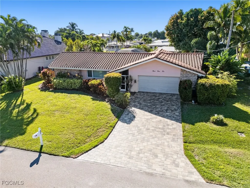 392 Snow Drive Fort Myers FL 33919