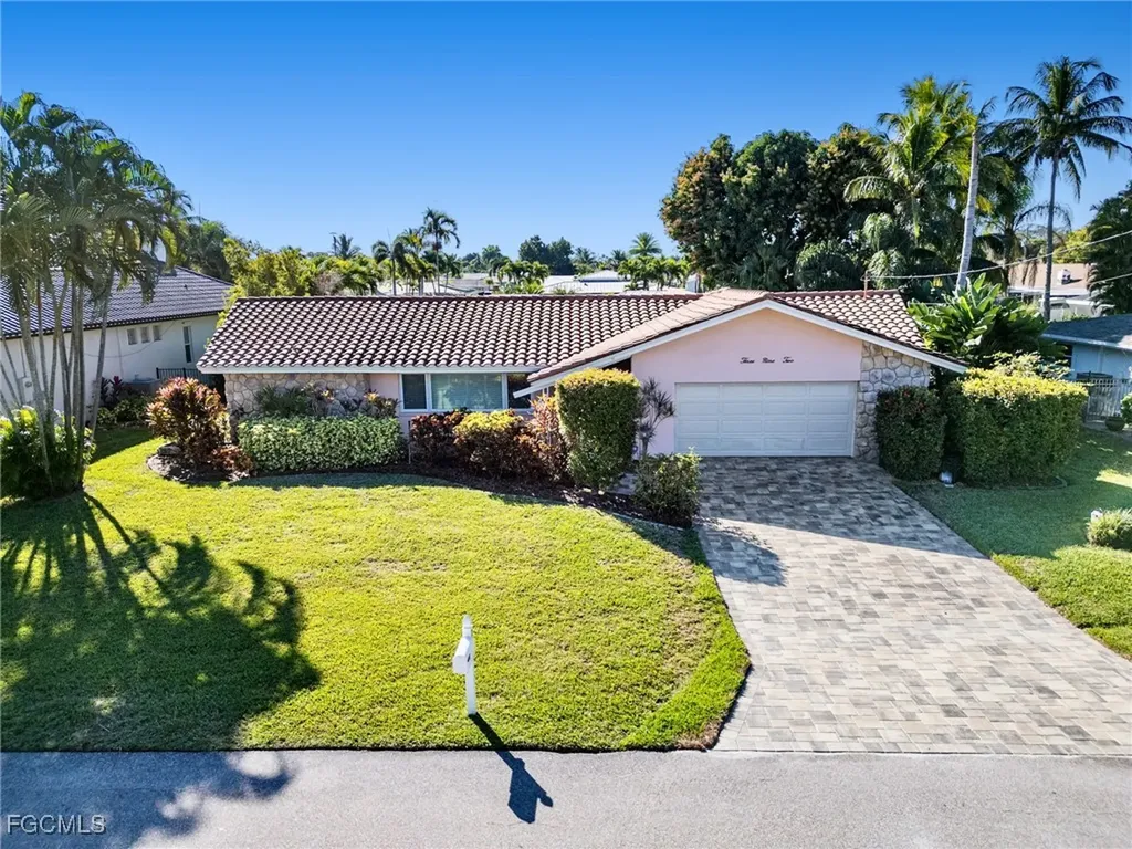 392 Snow Drive Fort Myers FL 33919
