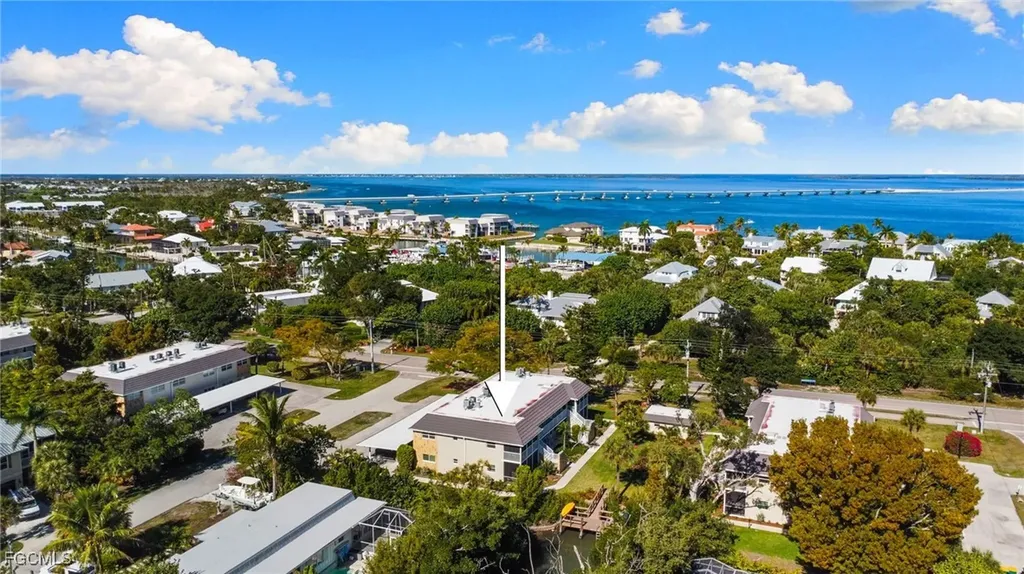 601 Periwinkle Way Sanibel FL 33957